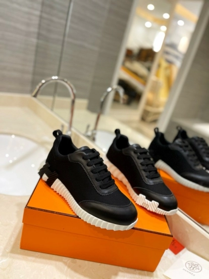 2024 Unisex Hermès Black Imported Glazed Calfskin Imported Rain Velvet Casual Sneakers MJ00320