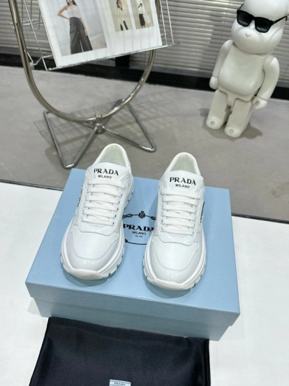 2025 Men Prada White Leather Sneakers KFY00310