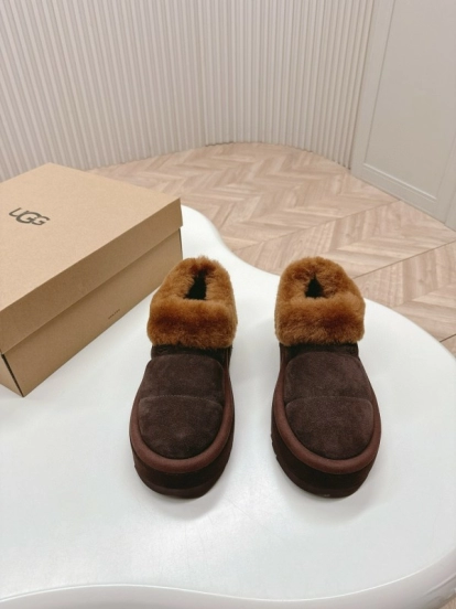 2024 Women UGG Brown Sheepskin Slippers MJ00280